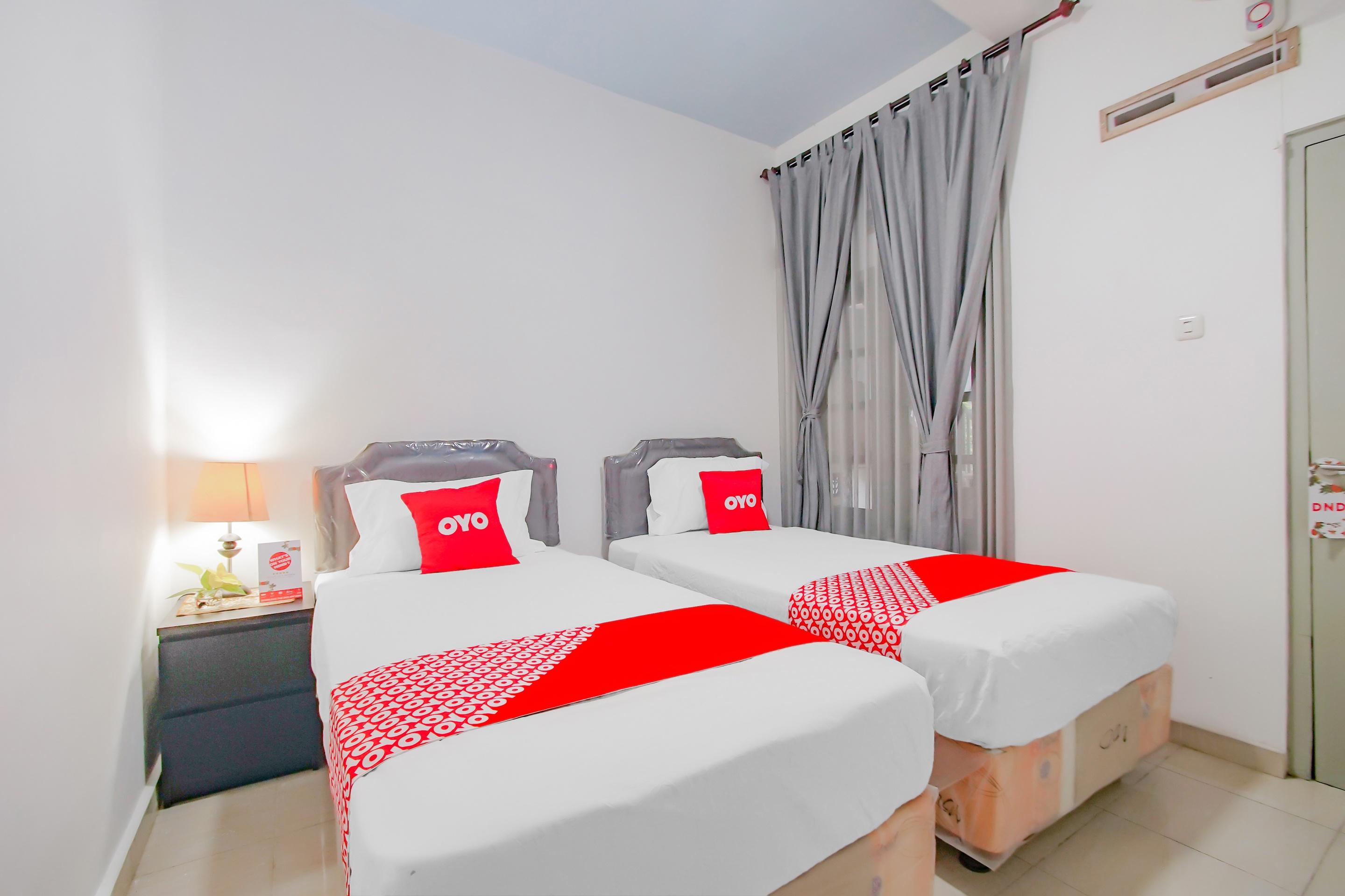 Oyo 3371 Omah Saras Family Hotel Маланг Екстериор снимка
